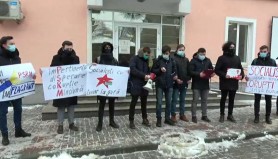 „Top 7 cei mai corupți socialiști”. Flashmob la sediul PSRM